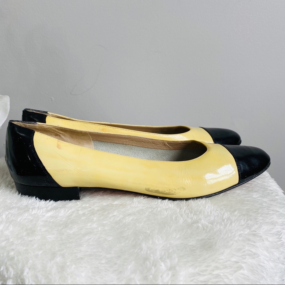 Salvatore Ferragamo cap toes flats - Picture 2 of 8